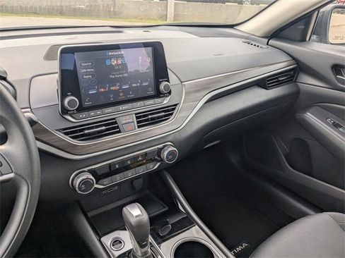 Used 2024 Nissan Altima 2.5 SV image 20