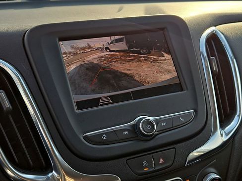 Used 2023 Chevrolet Equinox LT image 24
