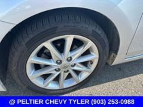 Used 2013 Toyota Prius V Five FWD image 5