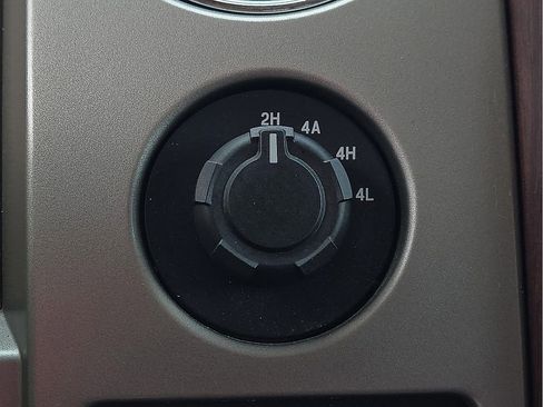 Used 2014 Ford F150 King Ranch w/ King Ranch Luxury Package image 15