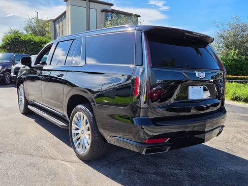 Used 2023 Cadillac Escalade ESV Premium Luxury AWD/4WD image 12
