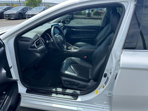 Used 2021 Toyota Camry XLE FWD image 13