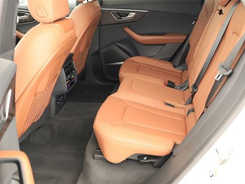 Used 2021 Audi Q8 Premium Plus image 28