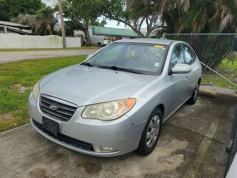 Used 2009 Hyundai Elantra GLS FWD image 2