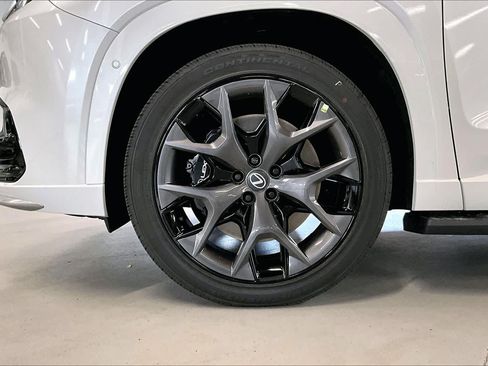 New 2026 Lexus TX 500h AWD image 12