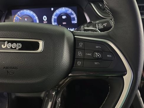 Used 2022 Jeep Grand Cherokee L Laredo w/ Luxury Tech Group I AWD/4WD image 14