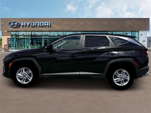 Certified 2026 Hyundai Tucson SE image 3