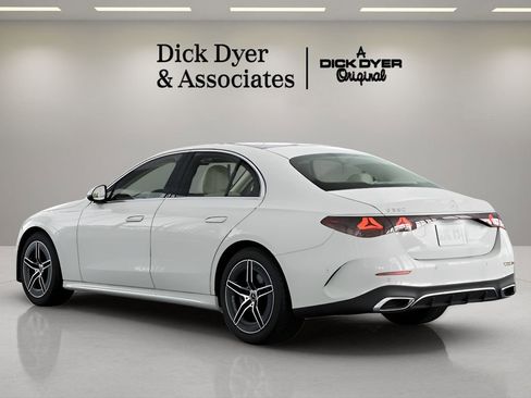 Used 2025 Mercedes-Benz E 350 Sedan image 7