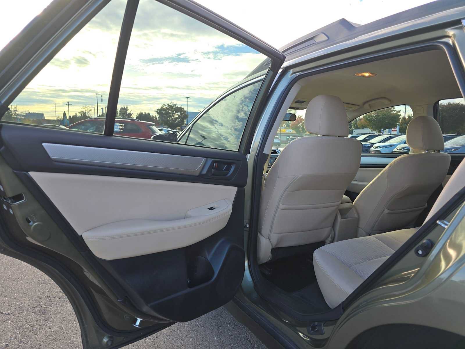 Used 2018 Subaru Outback 2.5i AWD/4WD image 18