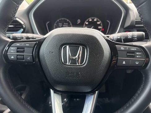 Certified 2025 Honda Pilot Touring image 12