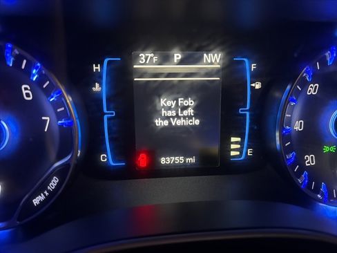 Used 2017 Chrysler Pacifica Touring image 1