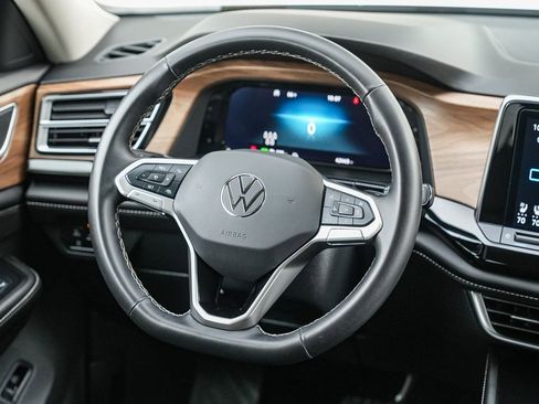 Used 2024 Volkswagen Atlas SE image 14