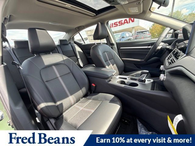 New 2026 Nissan Altima 2.5 SR w/ SR Midnight Edition Package FWD image 14