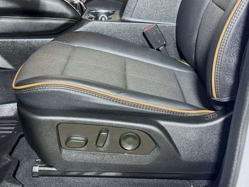 Certified 2024 GMC Canyon AT4 AWD/4WD image 17