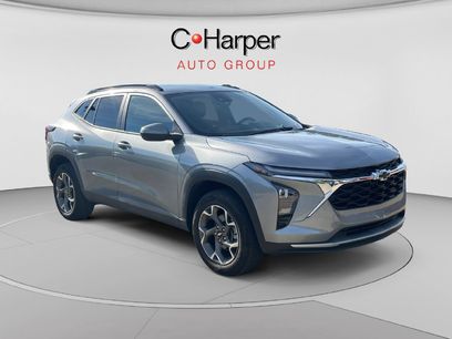 Used 2025 Chevrolet Trax LT w/ Driver Confidence Package