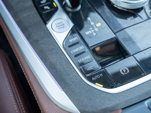 Used 2022 BMW X5 xDrive40i w/ M Sport Package image 33