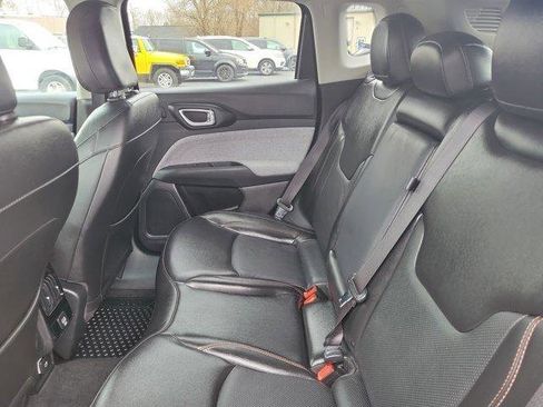 Used 2022 Jeep Compass Latitude w/ Sun and Sound Group AWD/4WD image 11