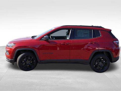 New 2025 Jeep Compass Latitude w/ Sun & Sound Group AWD/4WD image 6