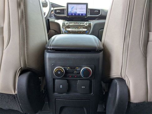 Used 2023 Ford Explorer Limited image 40