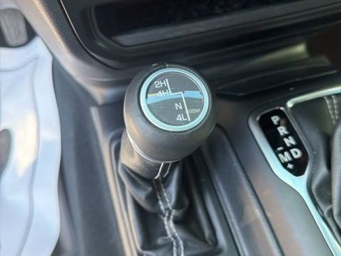 Used 2022 Jeep Wrangler Unlimited Sahara w/ LED Lighting Group AWD/4WD image 24