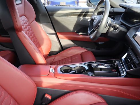 Used 2022 Audi e-tron GT Prestige w/ Prestige Package image 14