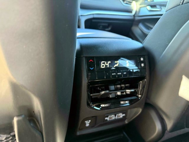 Used 2023 Jeep Grand Cherokee L Laredo AWD/4WD image 14