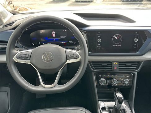 Certified 2024 Volkswagen Taos SE image 22