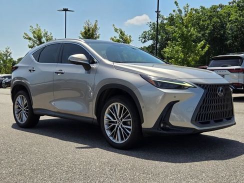 Used 2022 Lexus NX 350h AWD w/ Vision Package image 7
