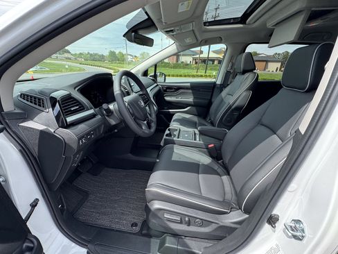New 2026 Honda Odyssey Touring image 12