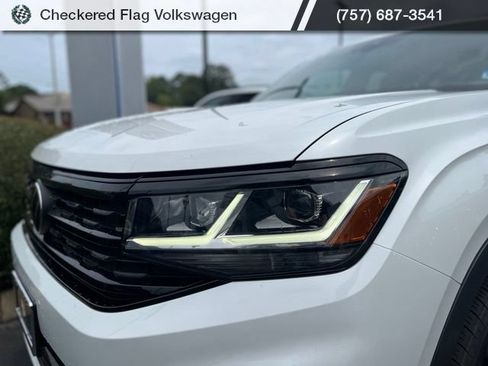 Used 2023 Volkswagen Atlas Cross Sport SEL R-Line AWD/4WD image 11