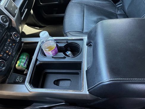 Used 2017 Ford F250 Lariat w/ Chrome Package image 23