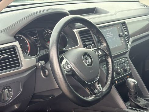 Used 2020 Volkswagen Atlas SE w/ Towing Package image 9