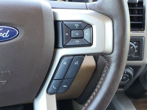 Used 2019 Ford F150 Lariat w/ Equipment Group 502A Luxury AWD/4WD image 13