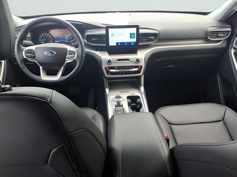 Used 2023 Ford Explorer XLT w/ Equipment Group 202A image 11