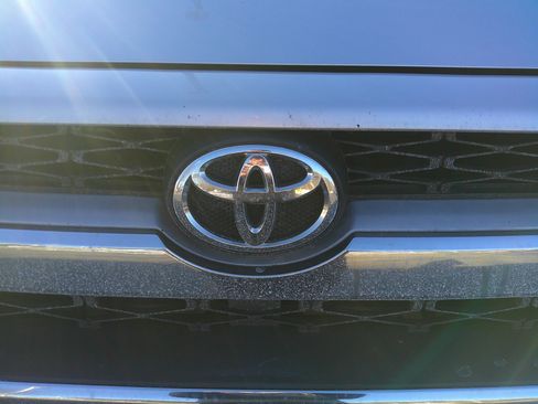 Used 2014 Toyota 4Runner Limited image 5