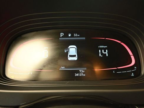 Certified 2023 Hyundai Venue Limited w/ Cargo Package image 19