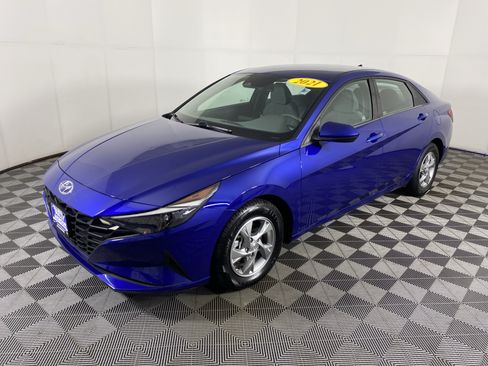 Used 2021 Hyundai Elantra SE FWD image 10