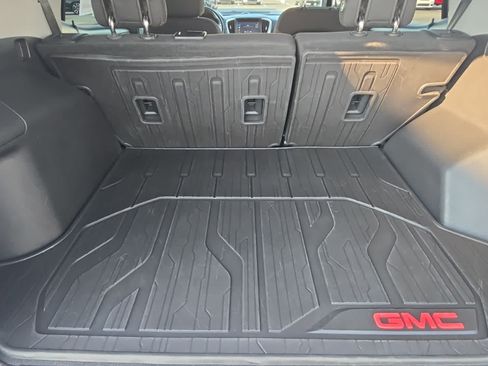 Used 2020 GMC Terrain SLE w/ Driver Convenience Package AWD/4WD image 9