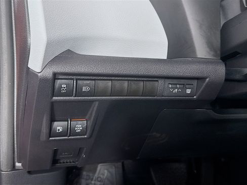 Certified 2025 Toyota Sienna LE AWD/4WD image 11