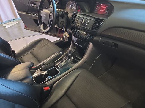 Used 2017 Honda Accord Sport image 17