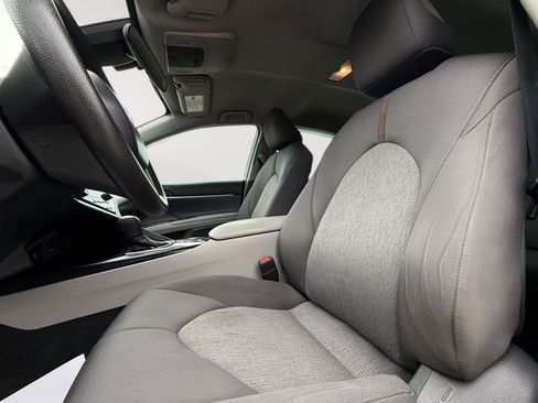 Used 2018 Toyota Camry LE FWD image 10