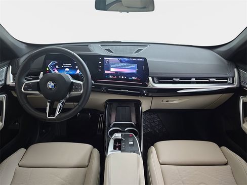 Used 2024 BMW X1 xDrive28i w/ Premium Package image 13
