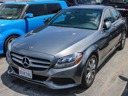 Used 2018 Mercedes-Benz C 300 Sedan image 5
