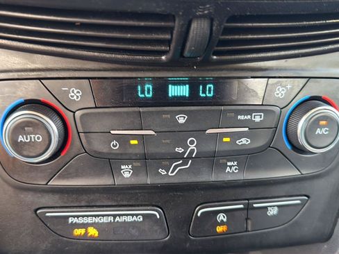 Used 2017 Ford Escape SE FWD image 7