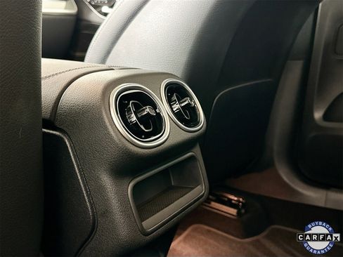 Used 2025 Mercedes-Benz GLC 350e GLC 350e image 27