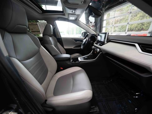 Used 2019 Toyota RAV4 Limited w/ All Weather Liner Package AWD/4WD image 27