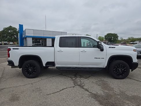 Used 2025 Chevrolet Silverado 2500 LT w/ Trail Boss Package image 5