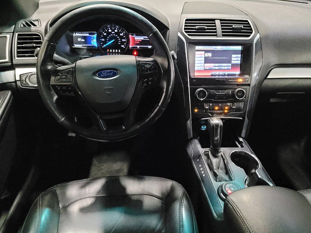 Used 2016 Ford Explorer XLT w/ Equipment Group 202A AWD/4WD image 22