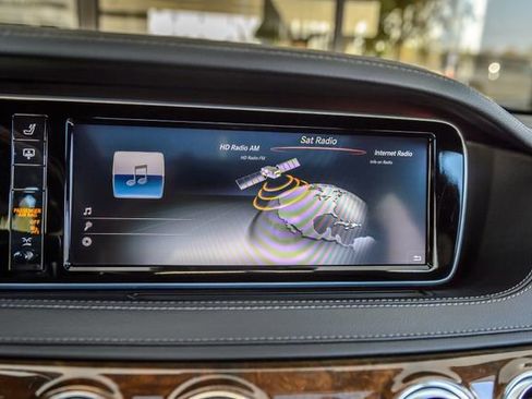 Used 2015 Mercedes-Benz S 550 Sedan image 23