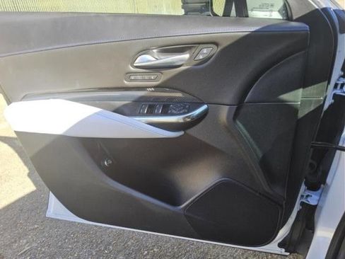 Used 2024 Cadillac XT4 Sport image 3